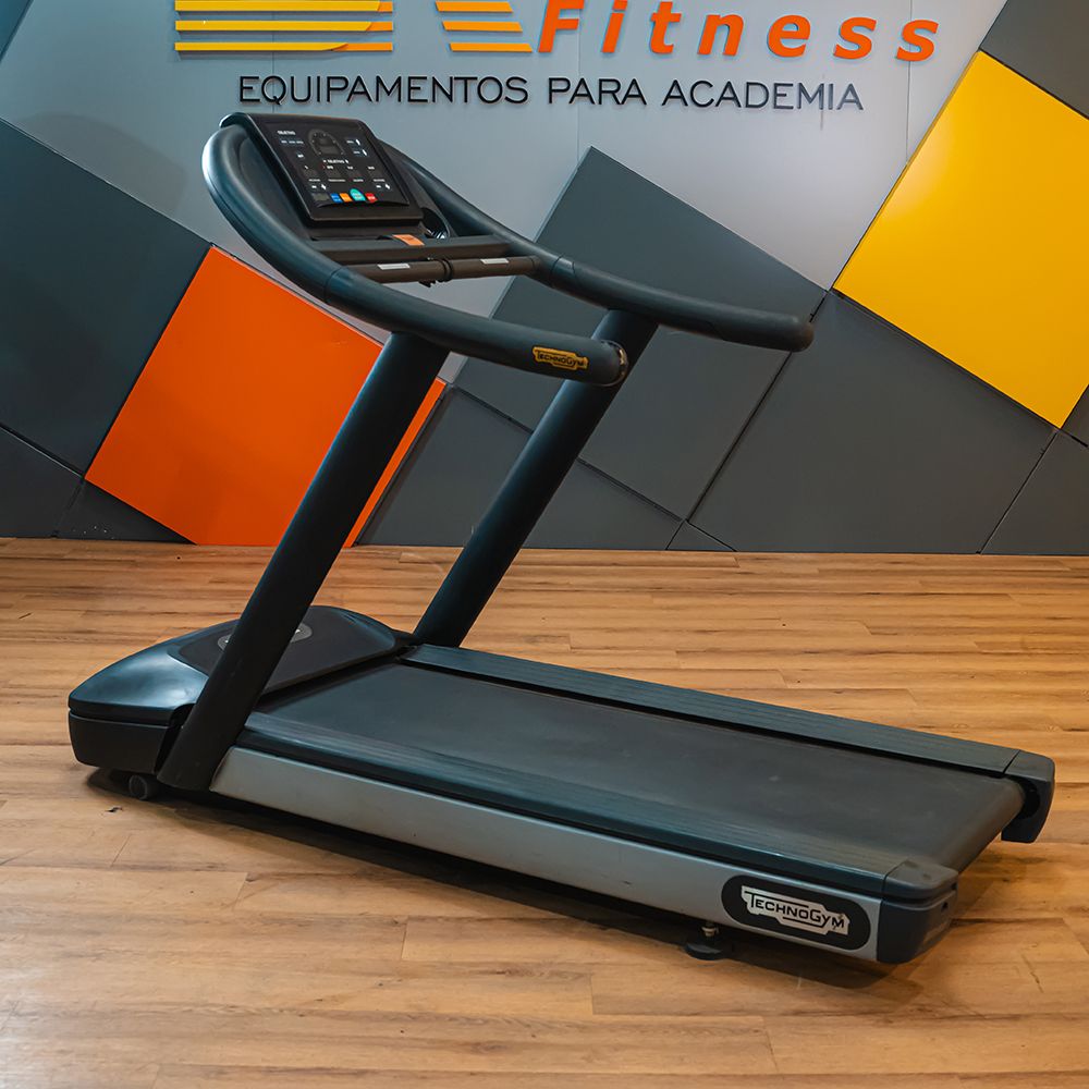ESTEIRA TECHNOGYM JOG500